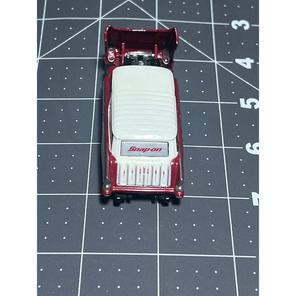 Snap-on Tools 1957 Chevy Nomad Diecast Car Red White 1/64 Scale Collectible
